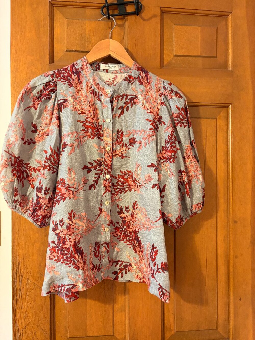 Linen Blouse with puff sleeves